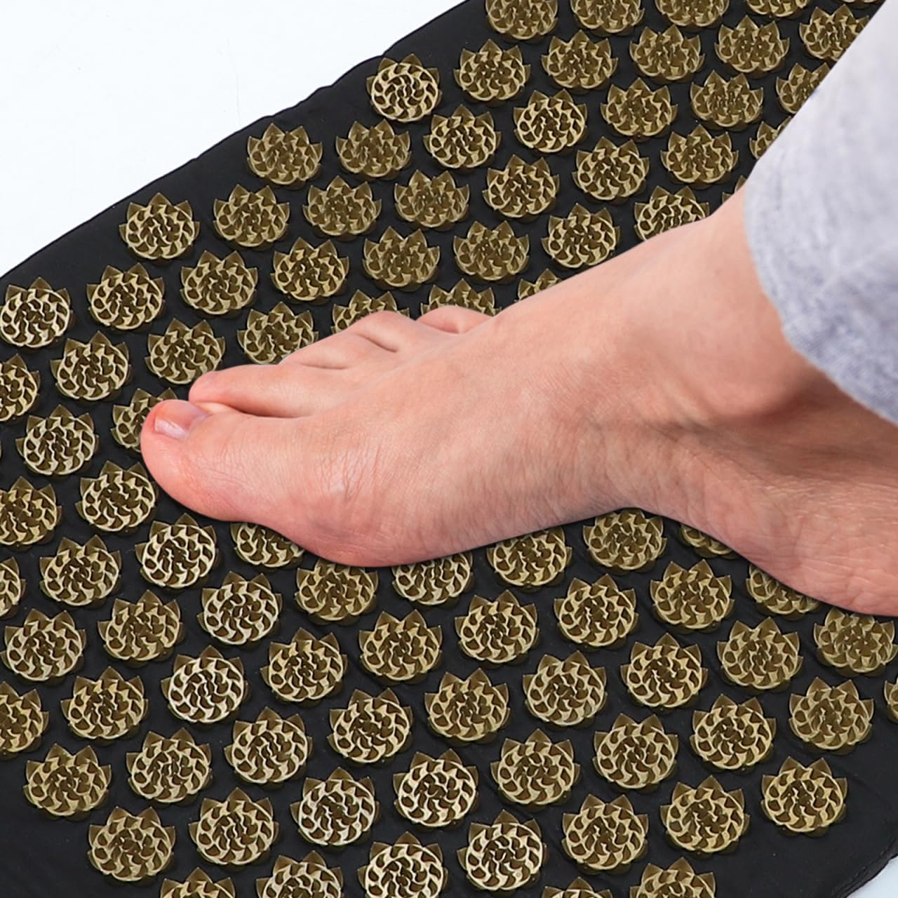 Tapis d'Acupression Lotus — Set Détente Tapis + Coussin · Or